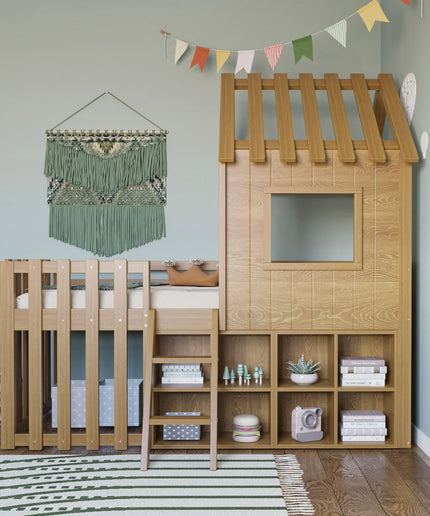 Lit cabane 90x200 en bois – Maison avec barrière et rangements ouverts